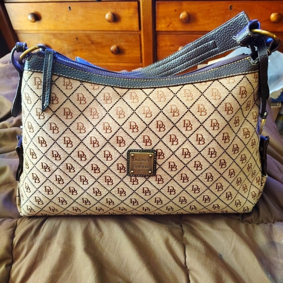 Dooney & Bourke Tote Bag - Picture 1 of 6
